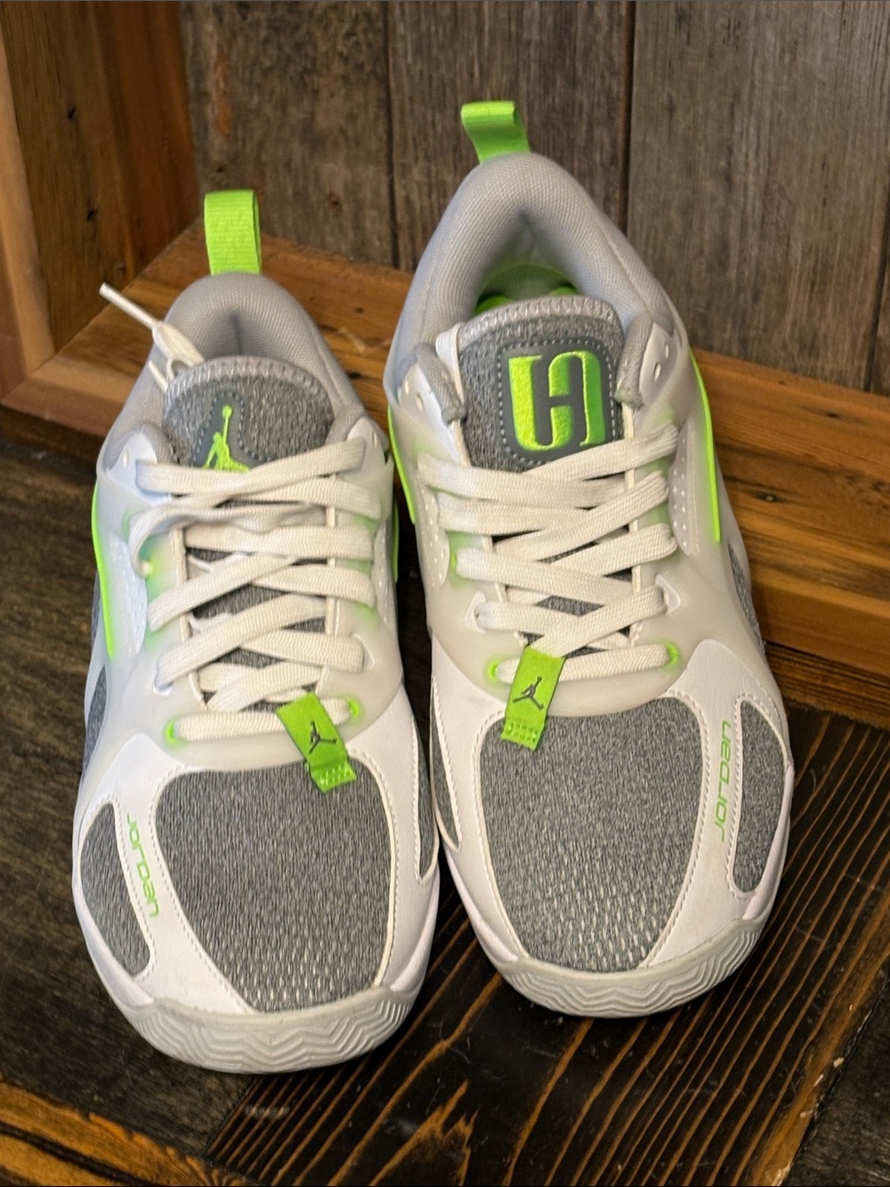 Jordan Heir Sail Electric Green size 7